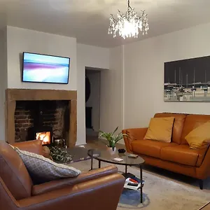  Holiday home Ellerslie